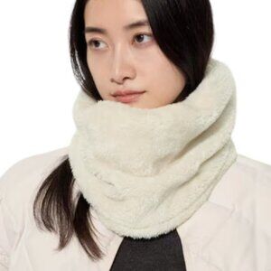 Uniqlo brown cozy fleece neck warmer